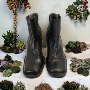 Bandolino Shoe Women sz 7.5 Hawthorne Ankle Bootie Block Heel Black Leather